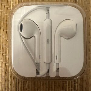Original OEM Apple iPhone EarPods Wired 3.5mm Headset Earbud Headphones Open Box